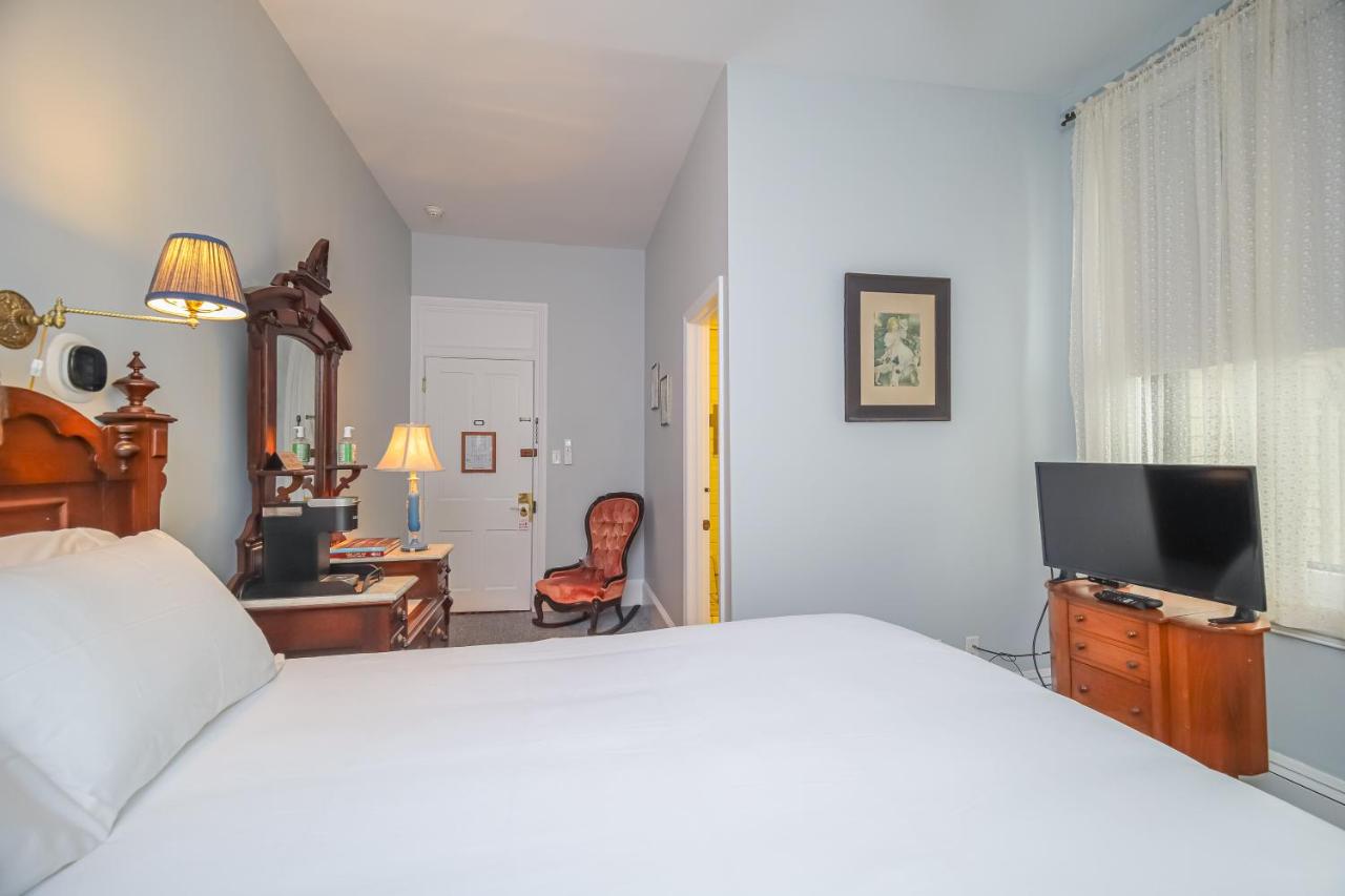  | Bedford Inn