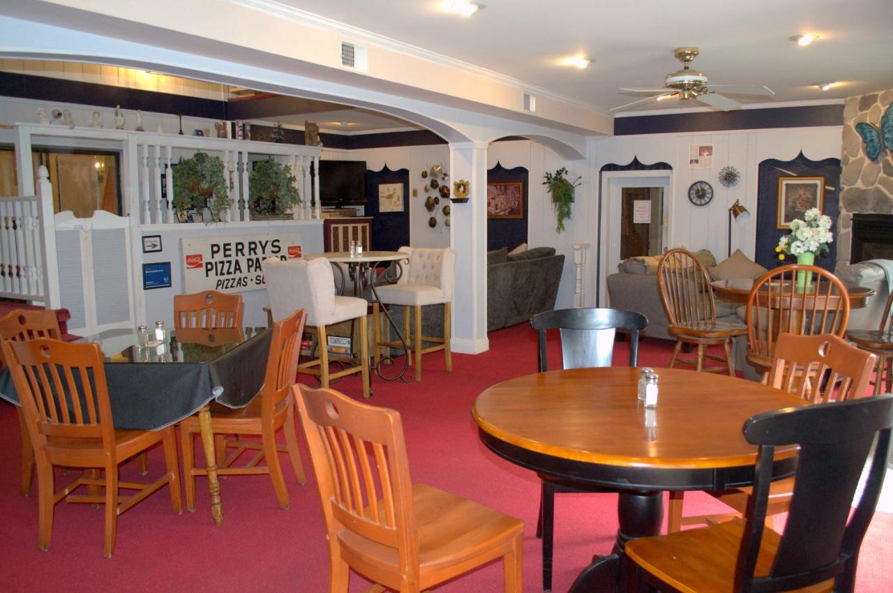 | Maria's Garden & Inn