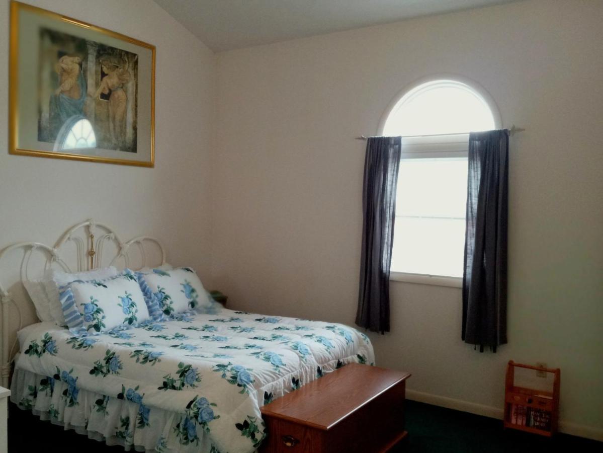 | Maria's Garden & Inn