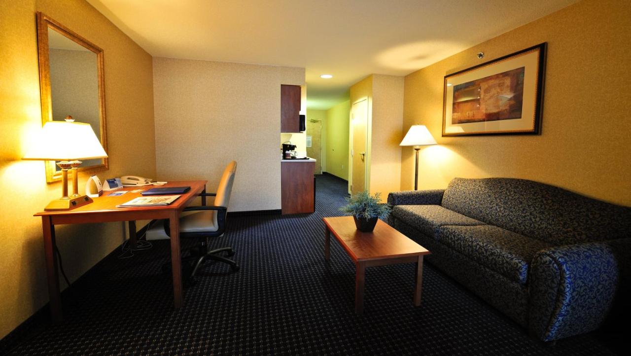  | Holiday Inn Express Syracuse Airport, an IHG Hotel