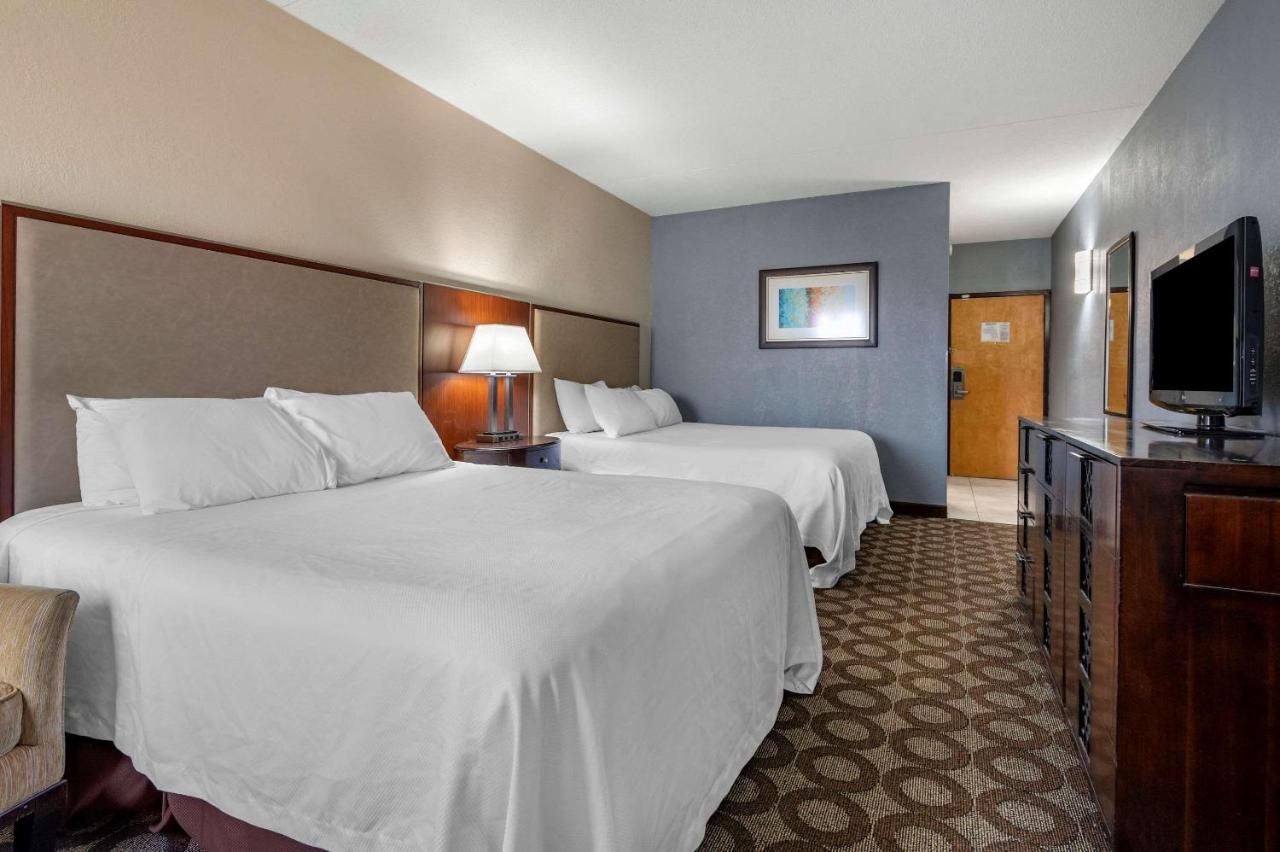 Queen Room - Accessible/Non-Smoking at Econo Lodge Lafayette near University