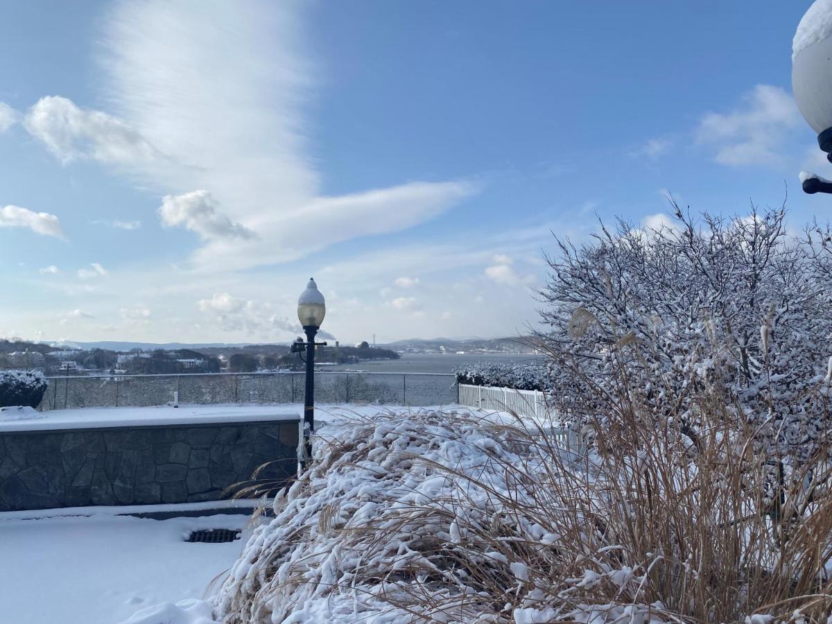 | Inn on the Hudson