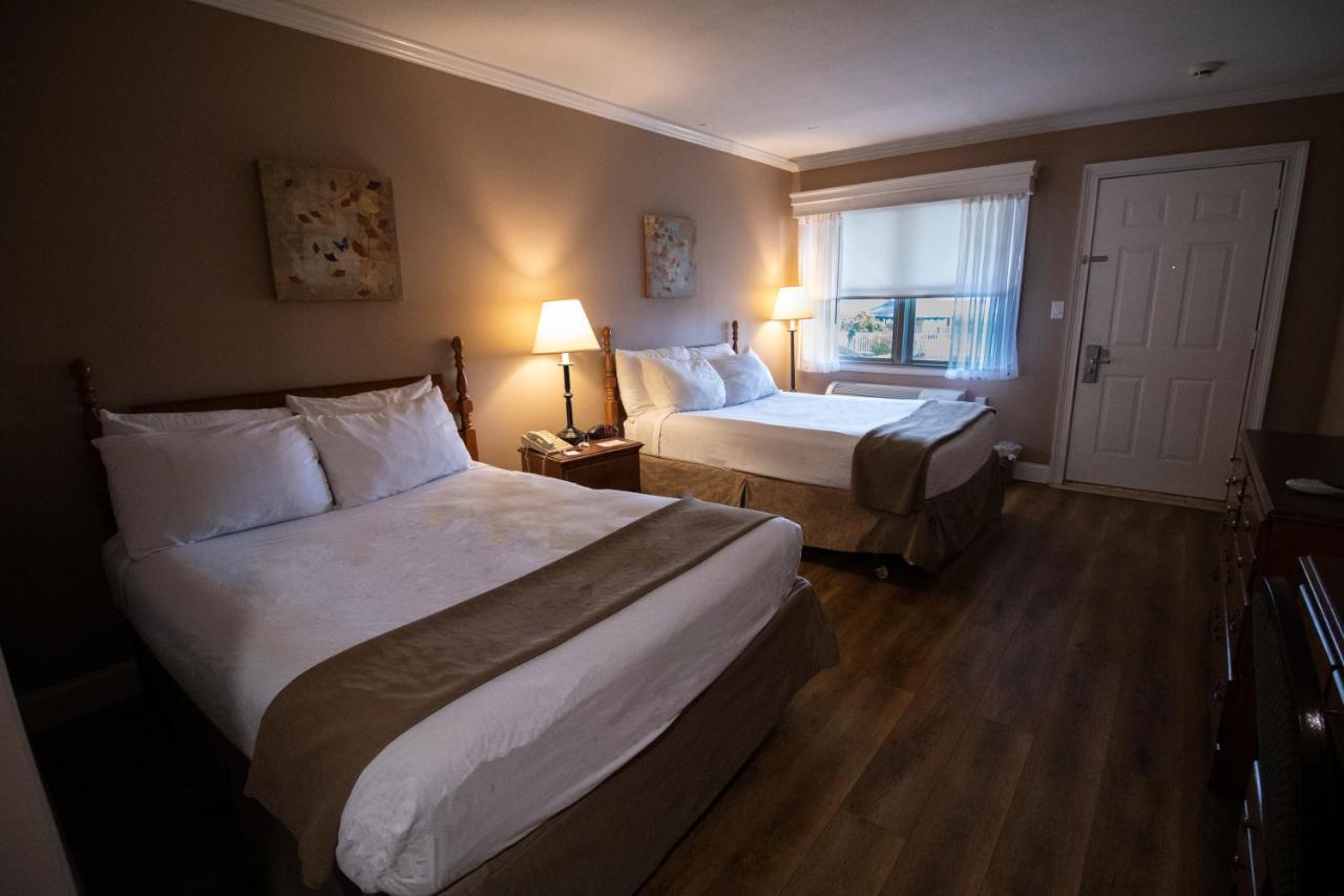 | Inn on the Hudson