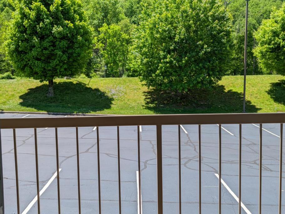 Queen Room with Two Queen Beds - Non-Smoking at Quality Inn Cherokee Riverside