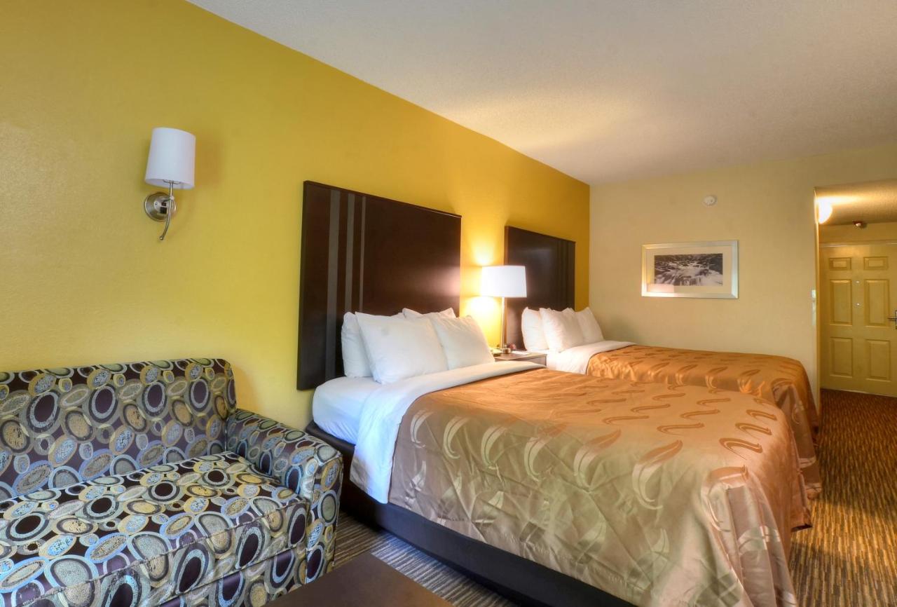 Suite with Two Queen Beds and River View - Accessible/Non-Smoking at Quality Inn Cherokee Riverside