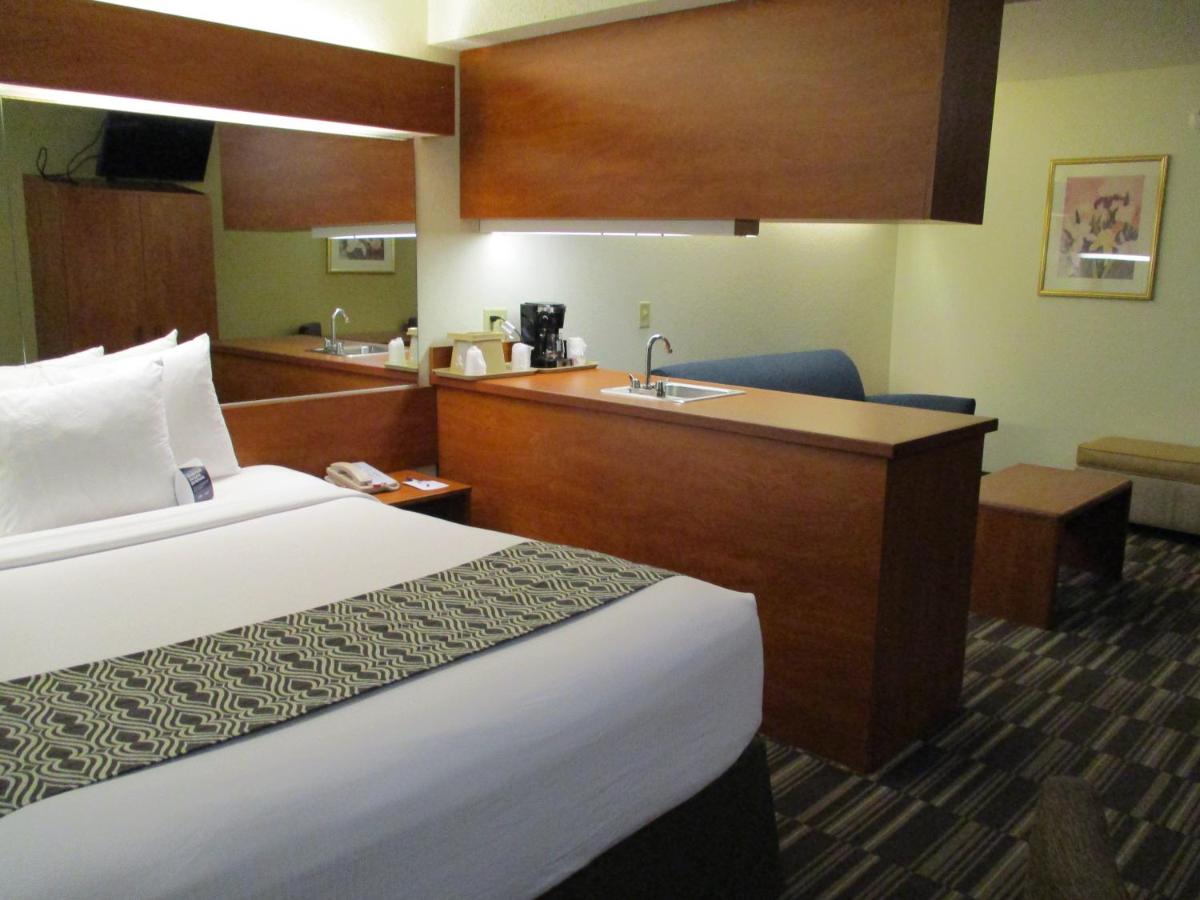 Queen Suite - Non-Smoking at Microtel Inn & Suites by Wyndham Inver Grove Heights/Minneap