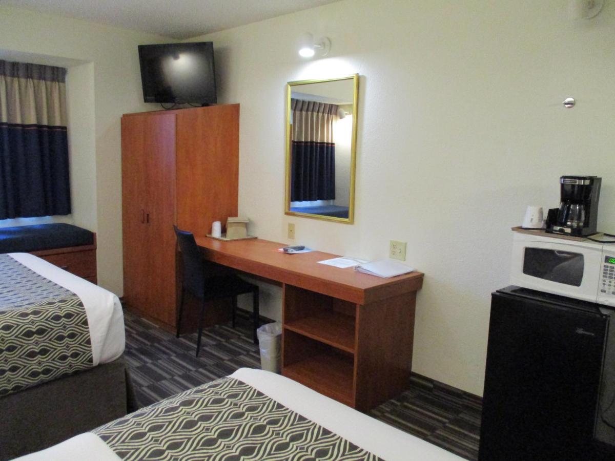 Queen Room with Two Queen Beds - Non-Smoking at Microtel Inn & Suites by Wyndham Inver Grove Heights/Minneap