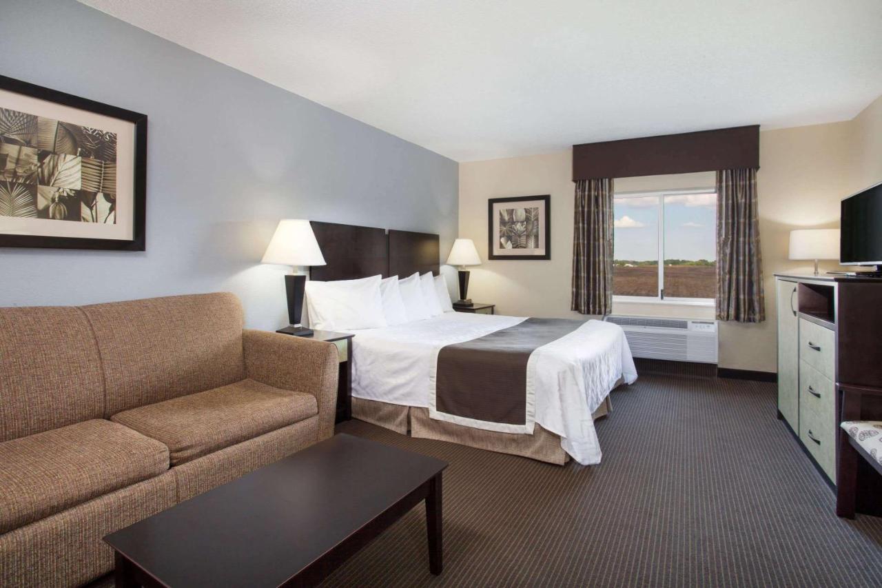 | Baymont by Wyndham Dale