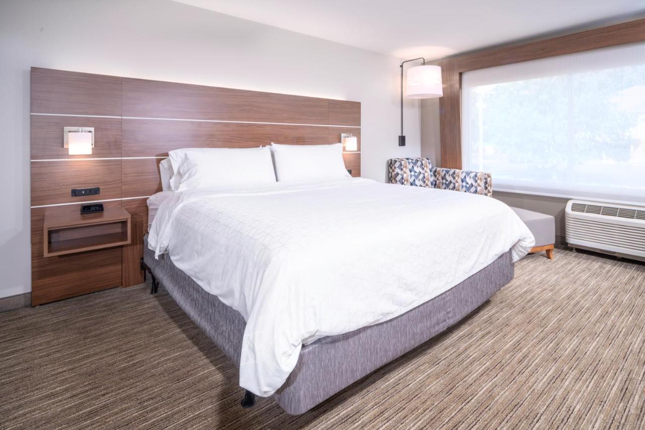 | Holiday Inn Express - Brevard, an IHG Hotel