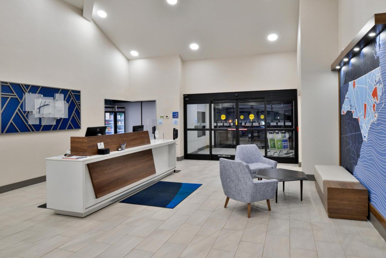 | Holiday Inn Express Winston-Salem Medical Ctr Area