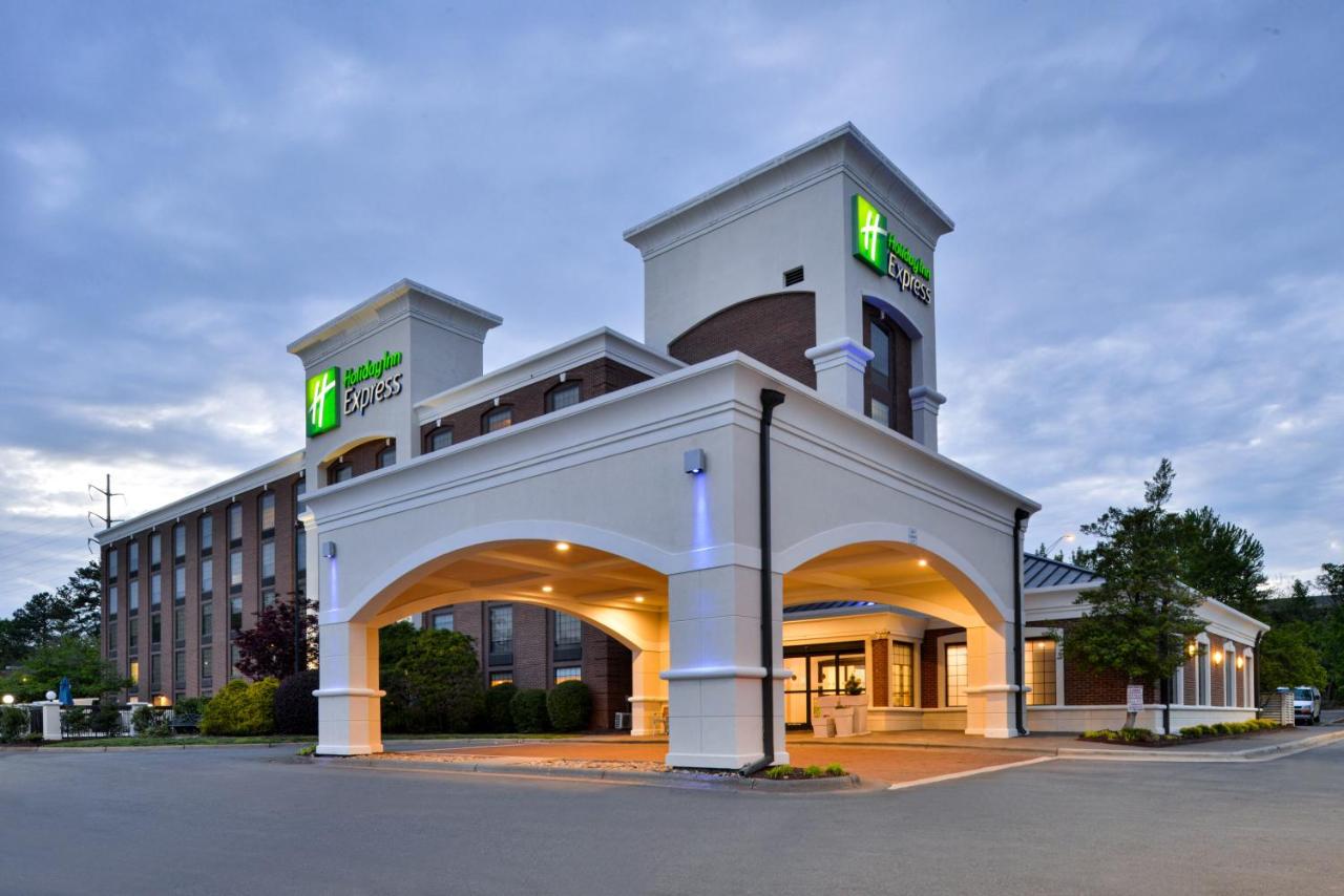 | Holiday Inn Express Winston-Salem Medical Ctr Area