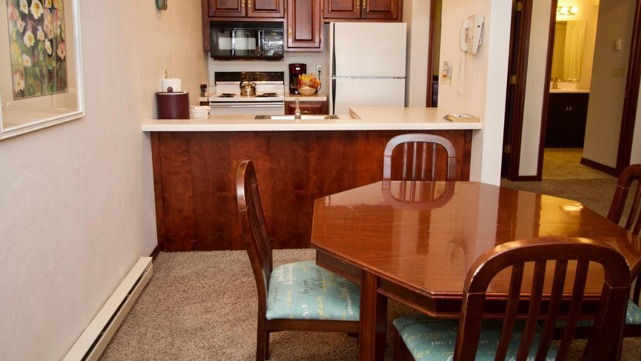 | Baileys Harbor Yacht Club Resort