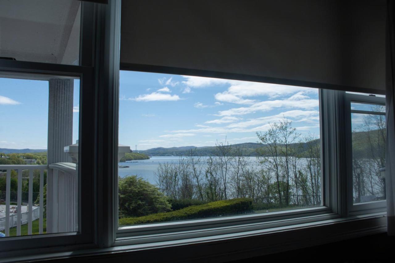 | Inn on the Hudson