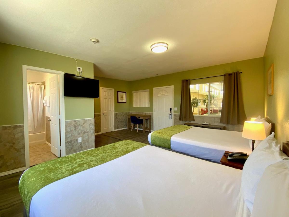 | Europa Inn & Suites