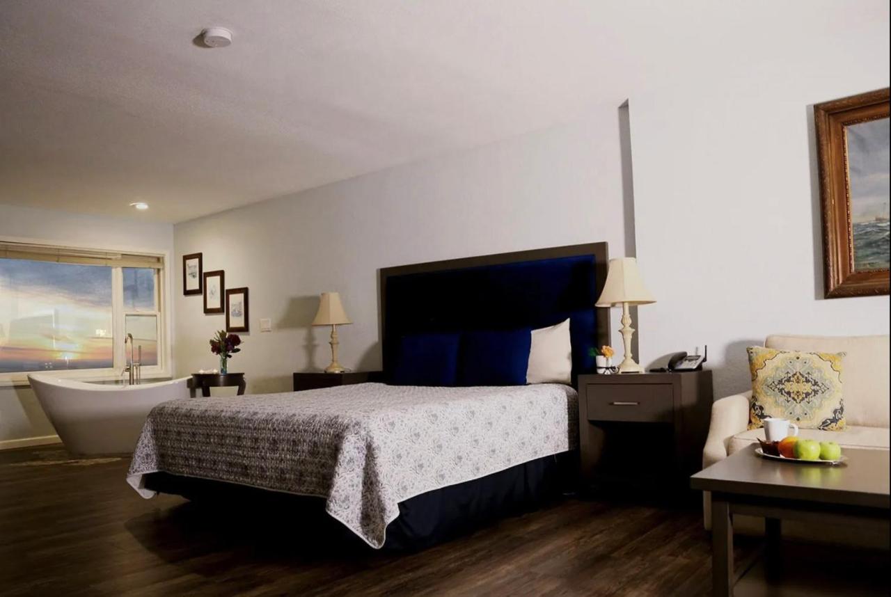 | Hotel Breakers