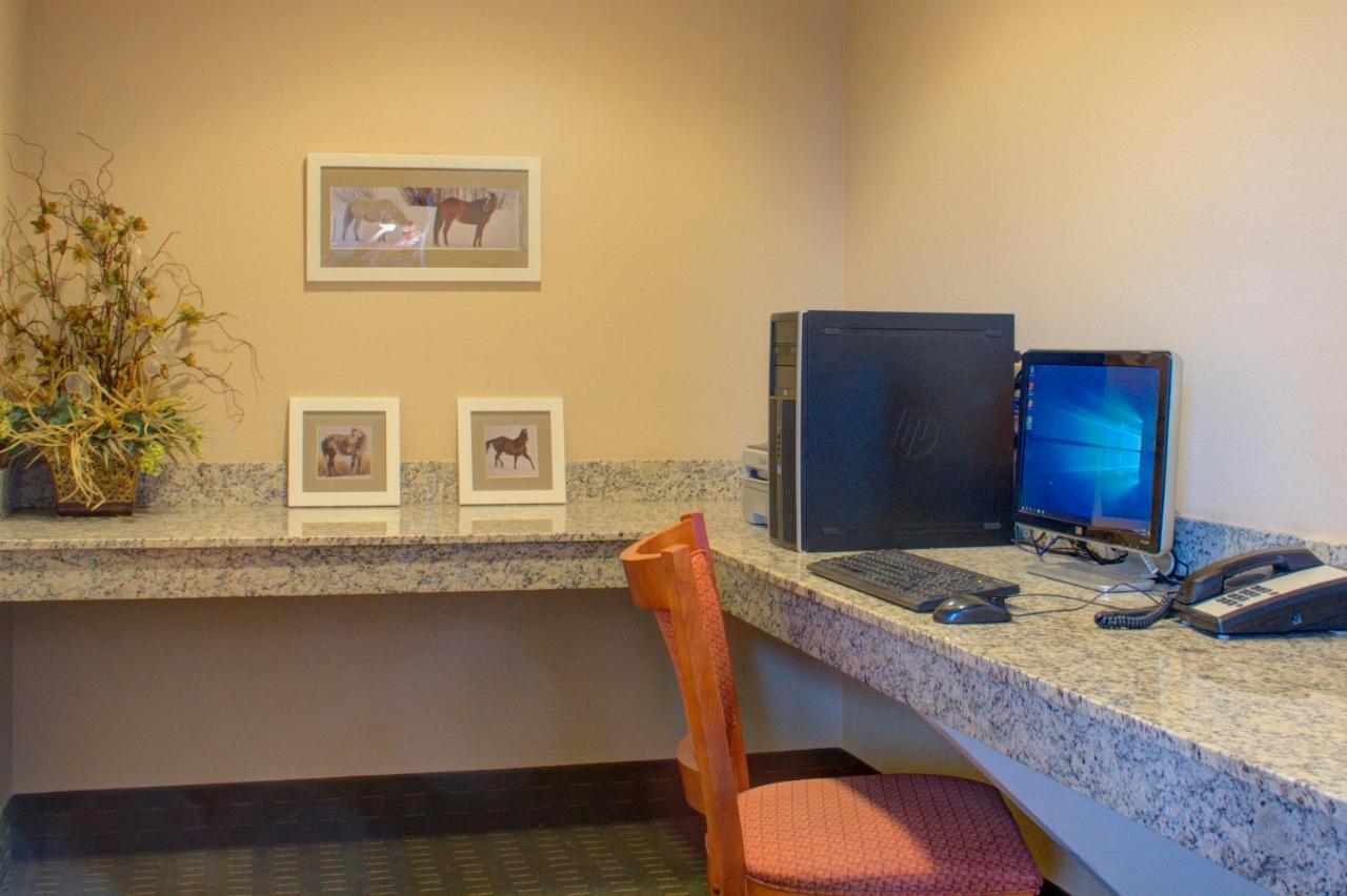 | Allington Inn & Suites Kremmling