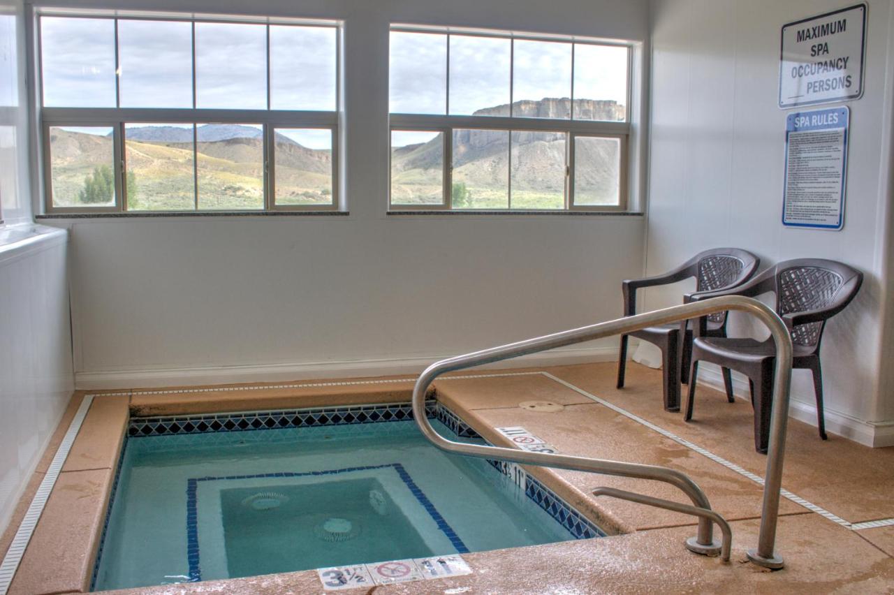 | Allington Inn & Suites Kremmling