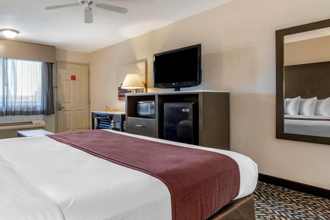 Business King Room - Non-Smoking at Best Western Orchard Inn