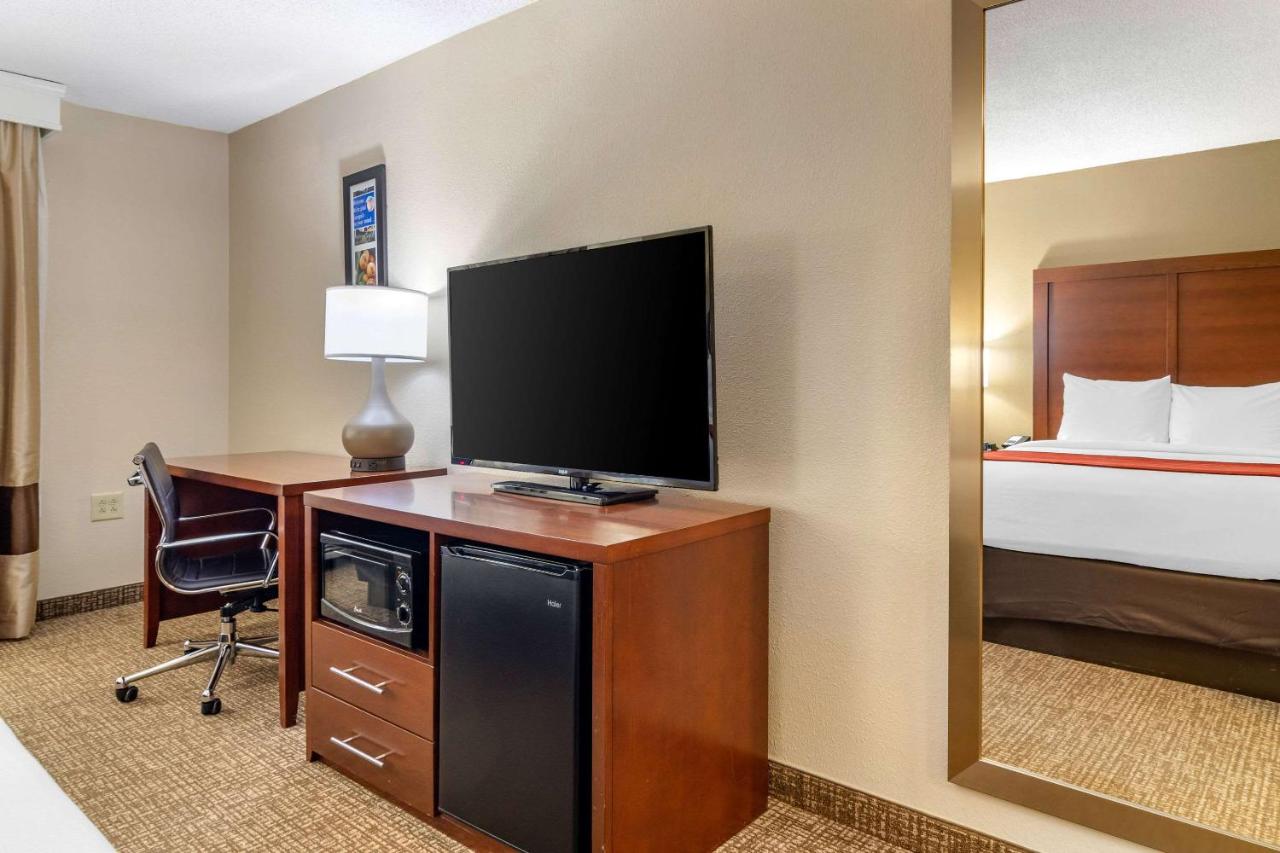 Queen Room with Two Queen Beds - Non-Smoking at Comfort Inn & Suites Macon North I-75