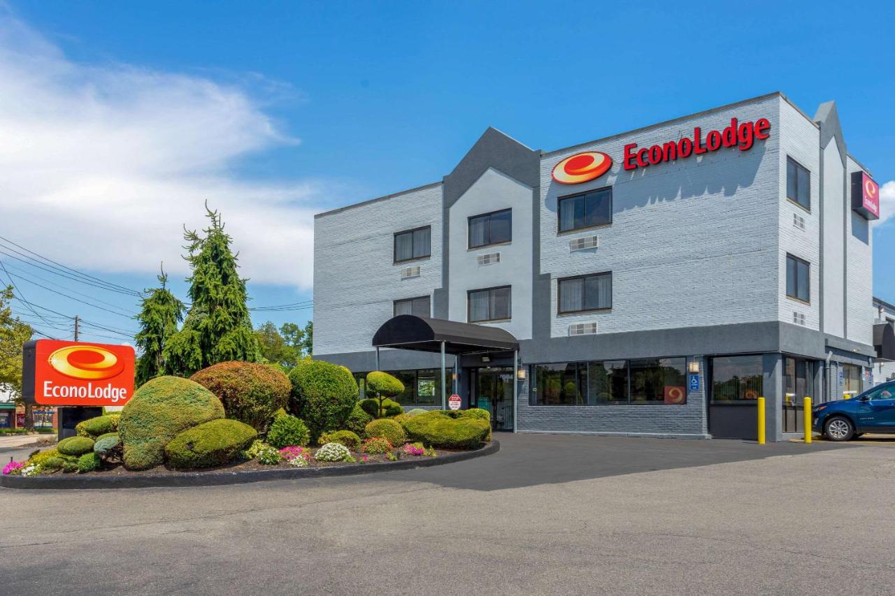  | Econo Lodge Hicksville