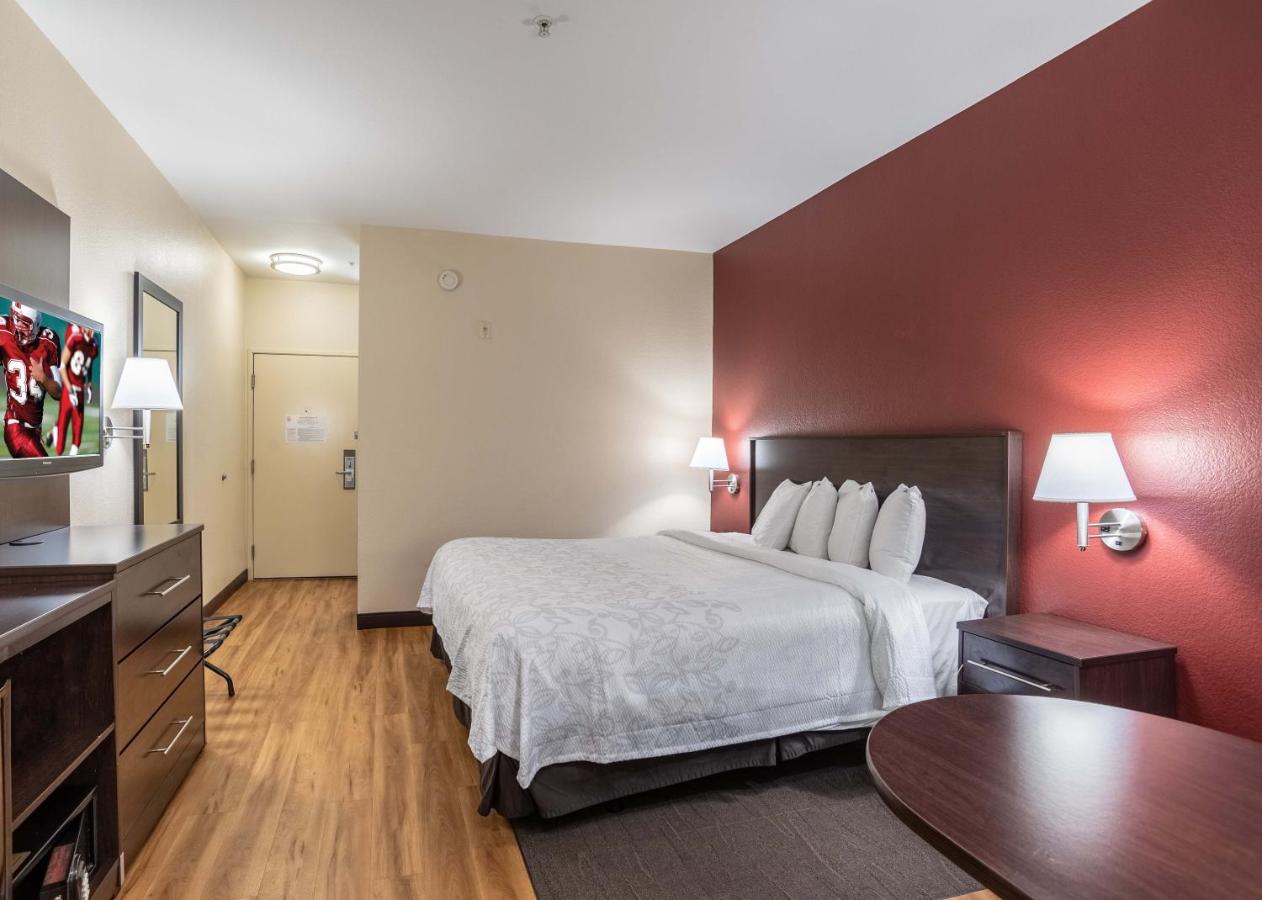 Standard King Room Smoke Free at Red Roof Inn PLUS+ San Antonio Downtown - Riverwalk