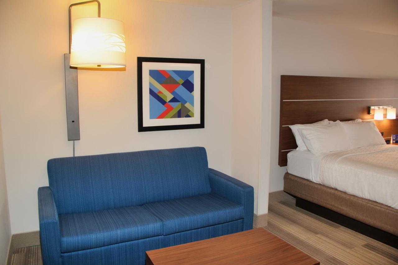 | Holiday Inn Express, an IHG Hotel