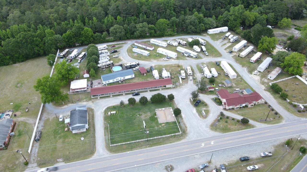  | Four Oaks Lodging