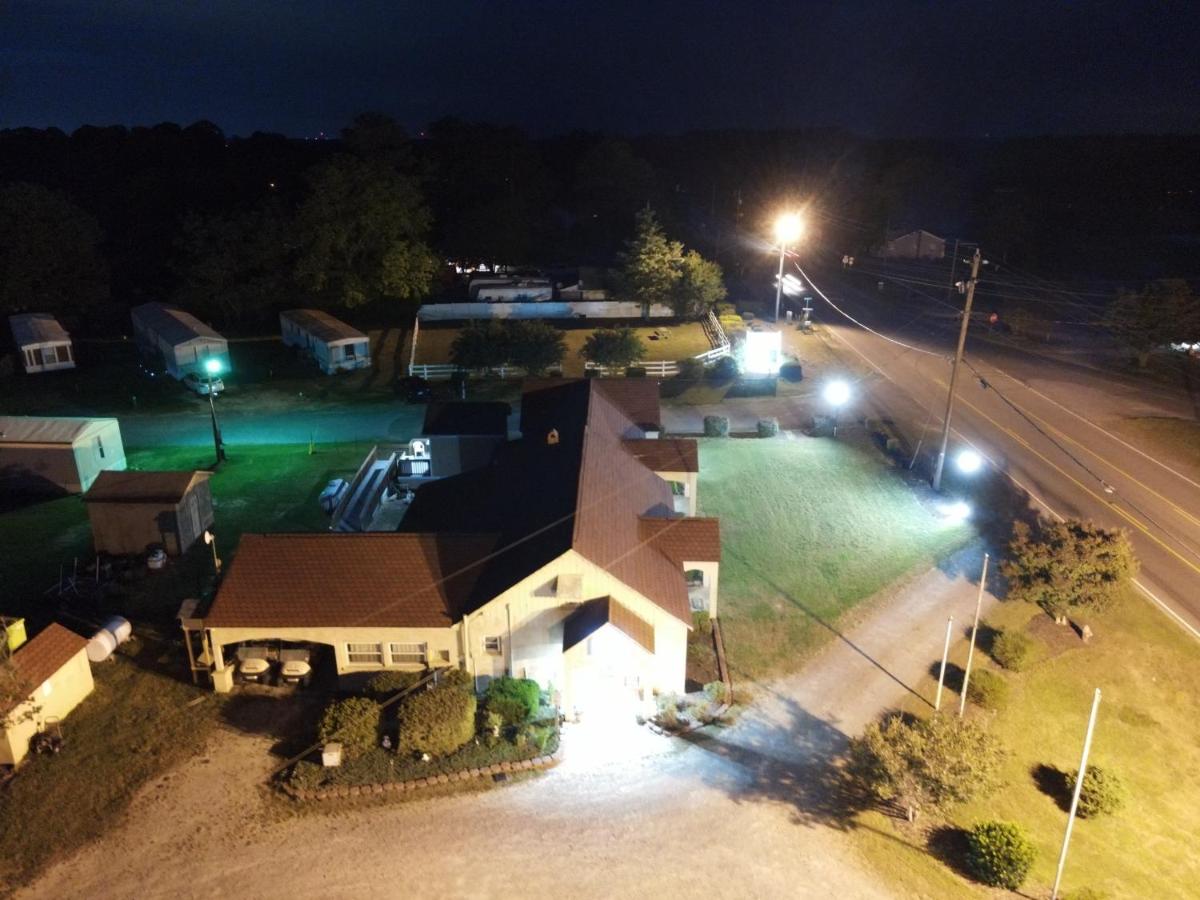  | Four Oaks Lodging