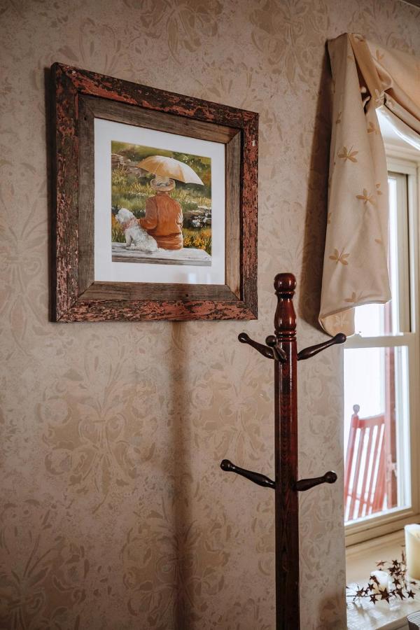 | Galvanized America Inn & Art Gallery