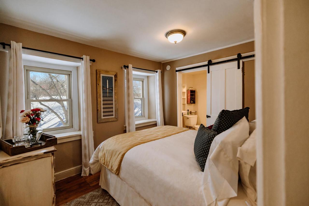 | Galvanized America Inn & Art Gallery