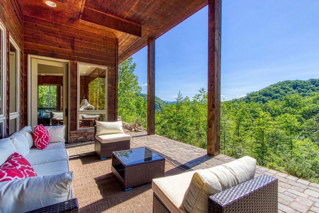 | Luxury Lookout