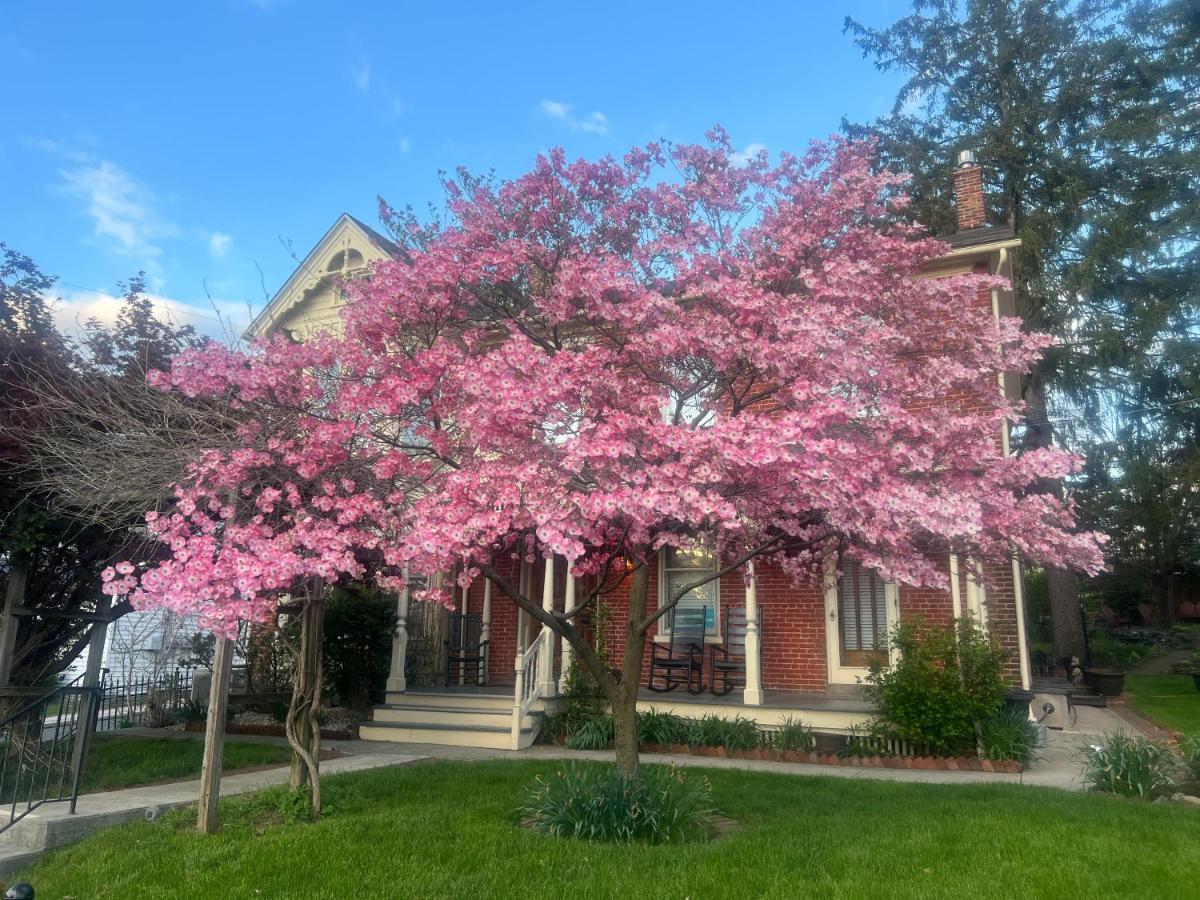  | Brickhouse Inn B&B