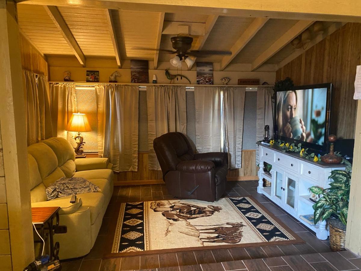  | Off the Hook Log harbor cabin