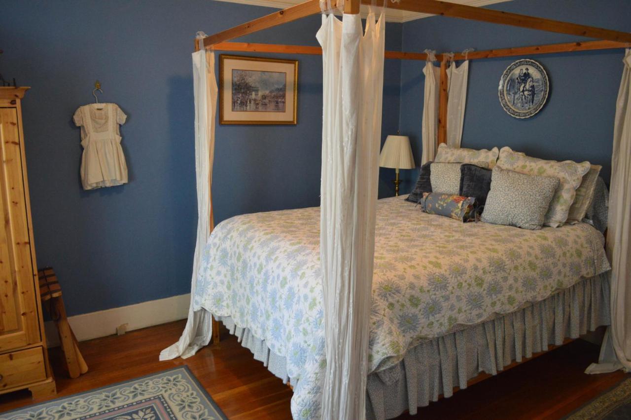 | GlenMorey Country House