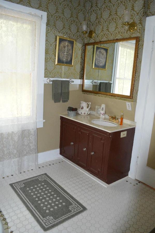| GlenMorey Country House