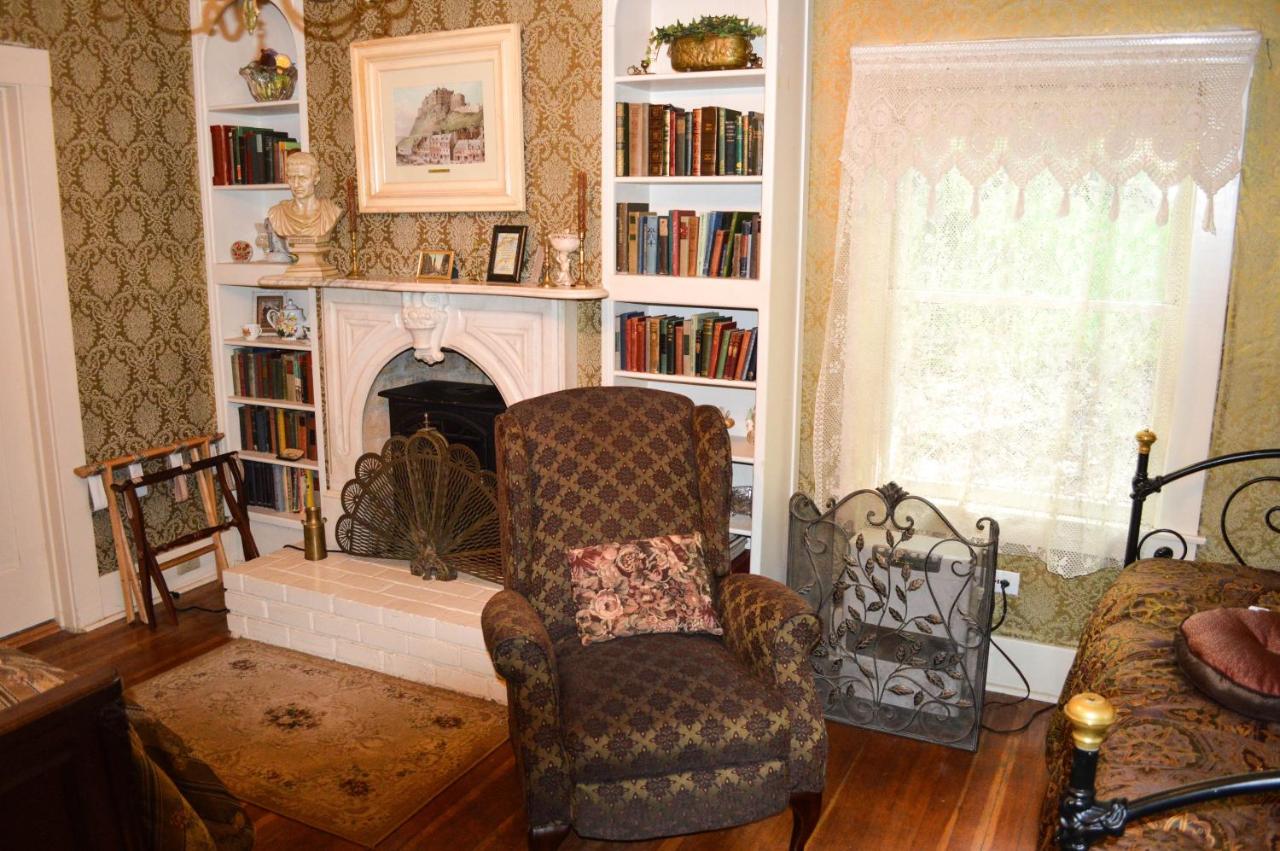 | GlenMorey Country House