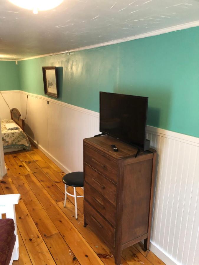 | Seafarer Inn and Cottages