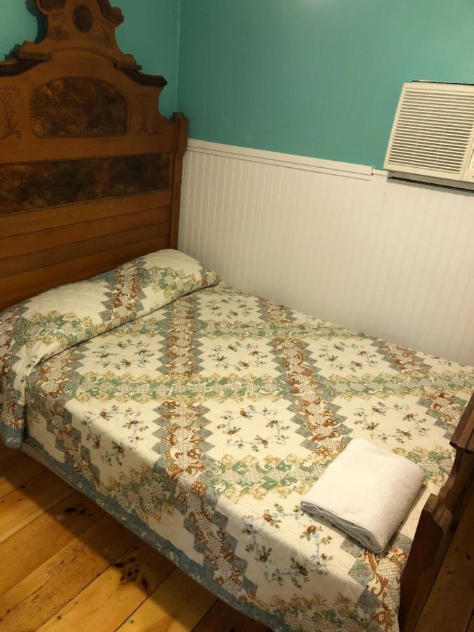 | Seafarer Inn and Cottages