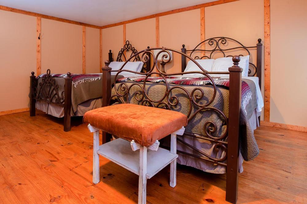 | Coyote Station Lodging