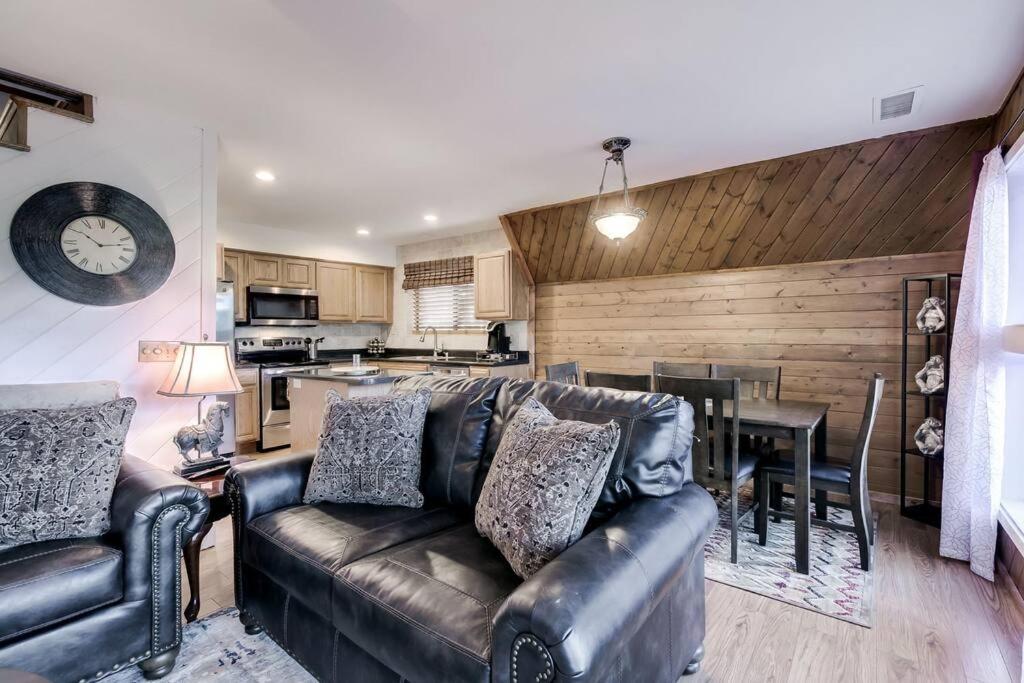 | Neck of the Woods! Canyon Views! Breathtaking!
