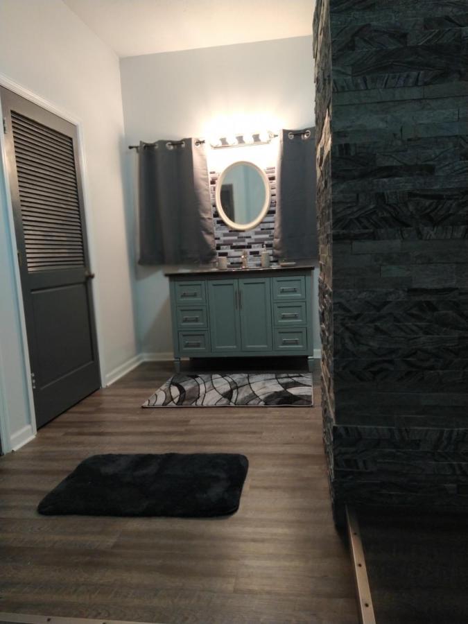  | Luxury suite and bathroom rm 6