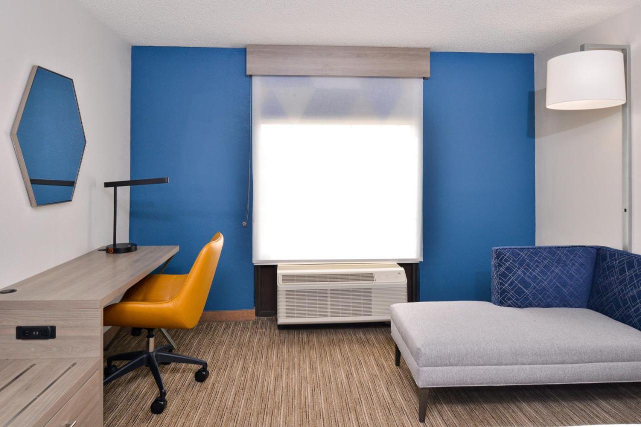 | Holiday Inn Express Winston-Salem Medical Ctr Area