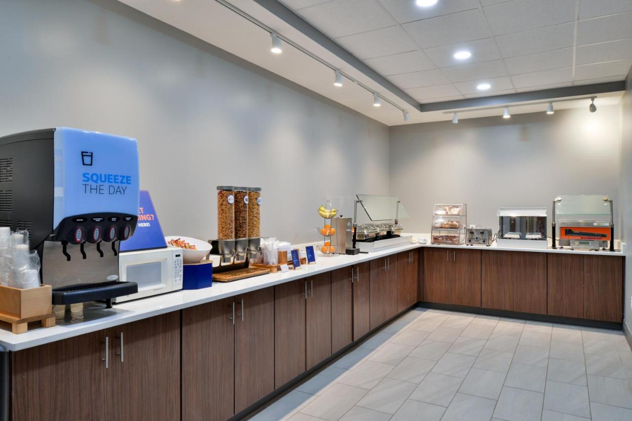 | Holiday Inn Express Winston-Salem Medical Ctr Area