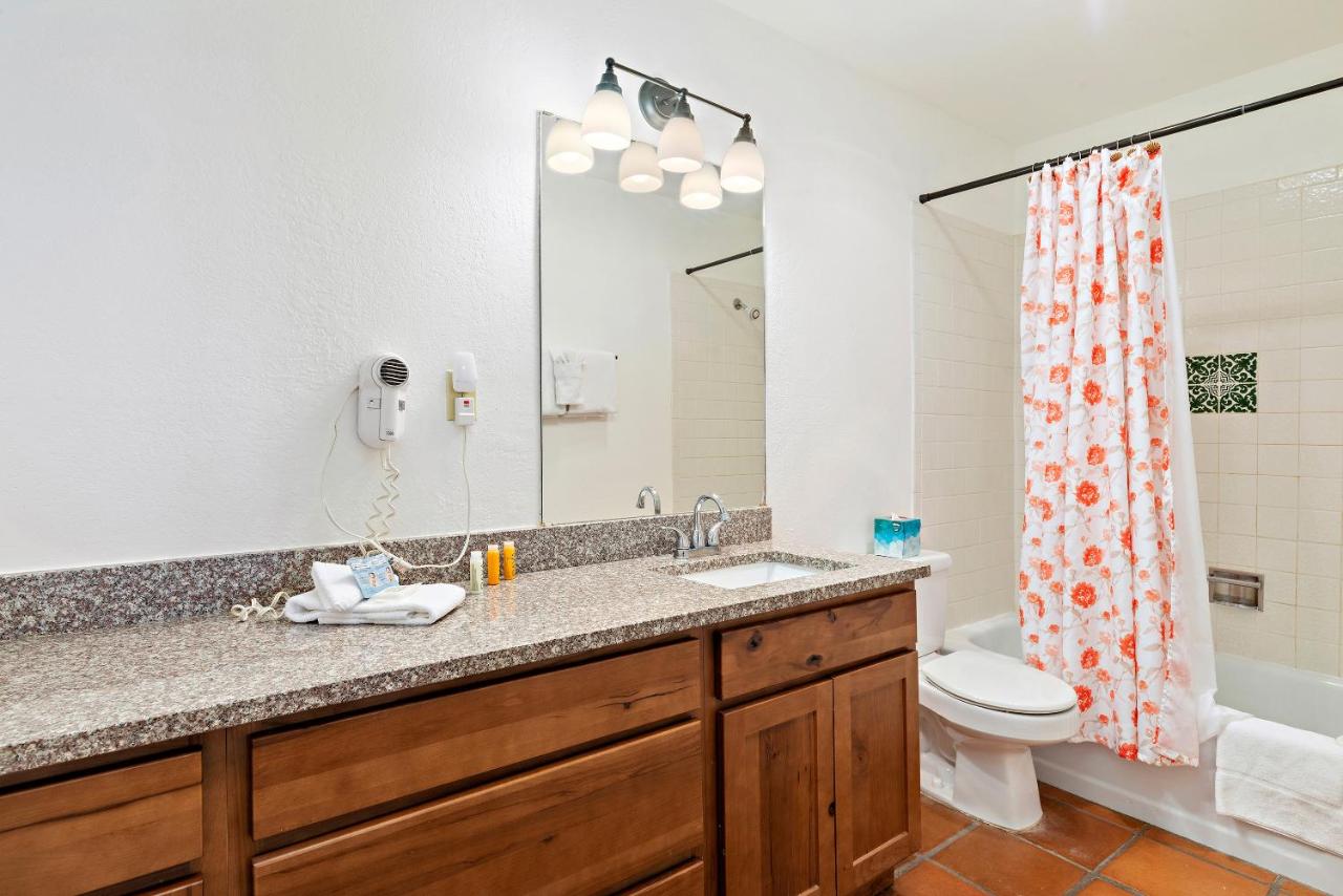 Standard One-Bedroom Condominium at Fort Marcy Suites