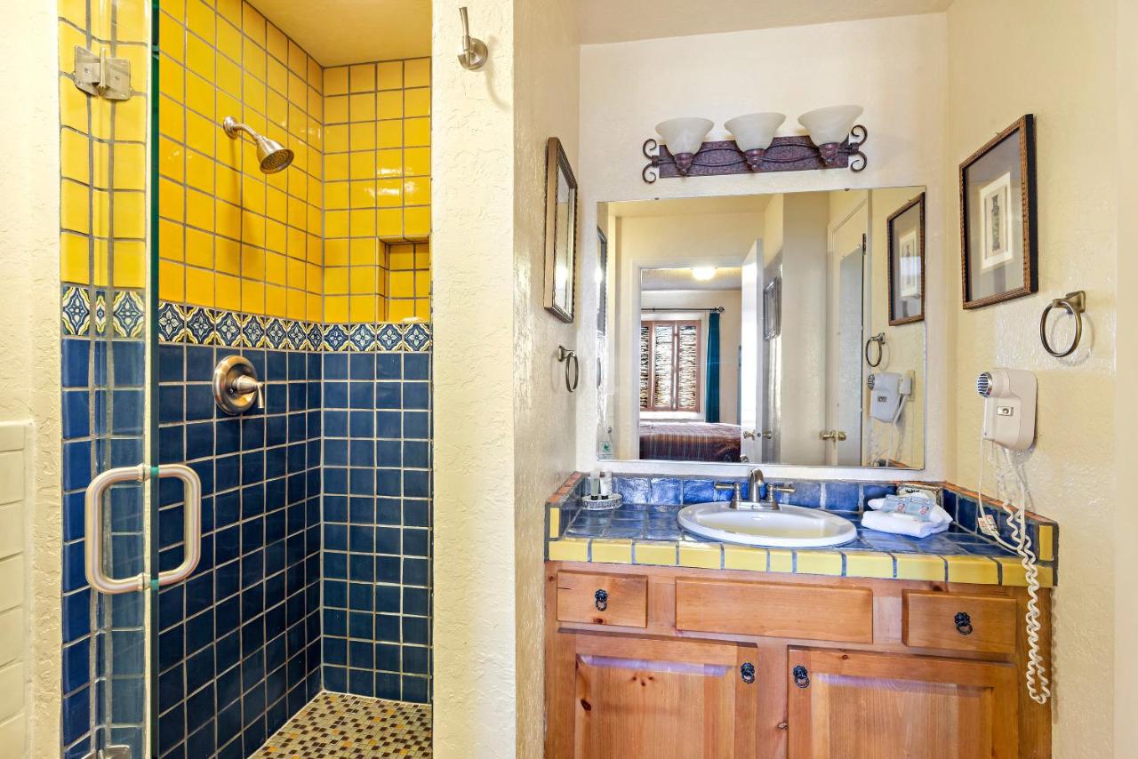 | Fort Marcy Suites