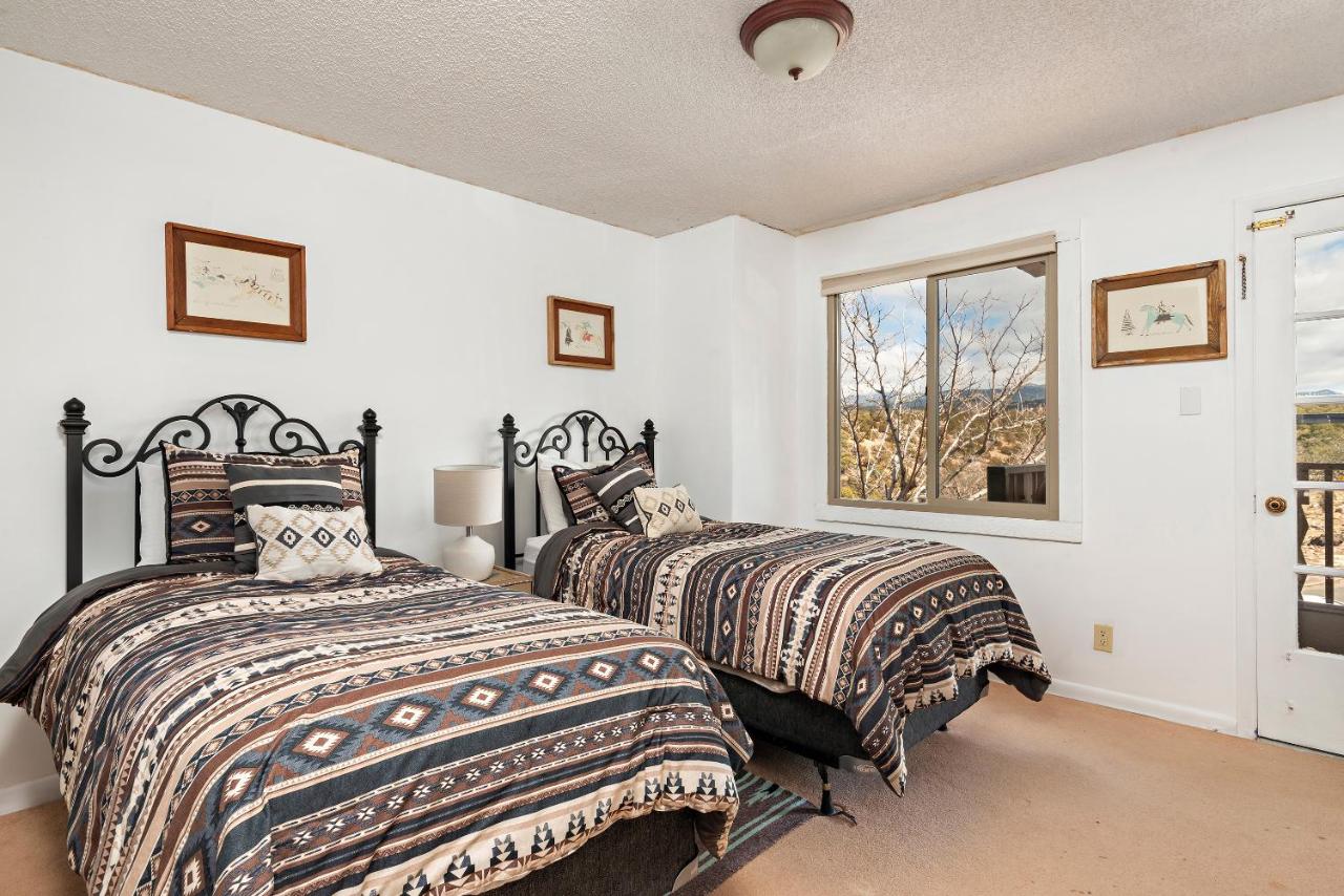 Standard Three-Bedroom Condominium at Fort Marcy Suites