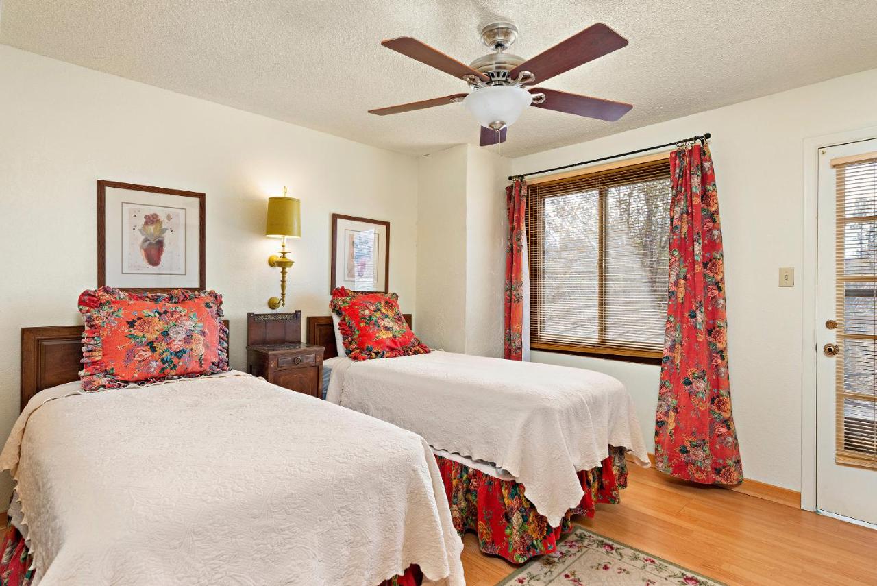 Standard Three-Bedroom Condominium at Fort Marcy Suites