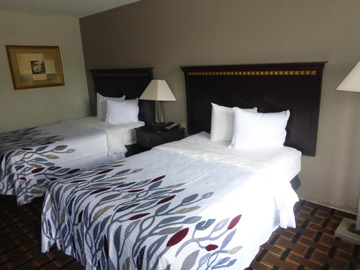 Deluxe Room with Two Double Beds Smoking at Red Roof Inn Evergreen
