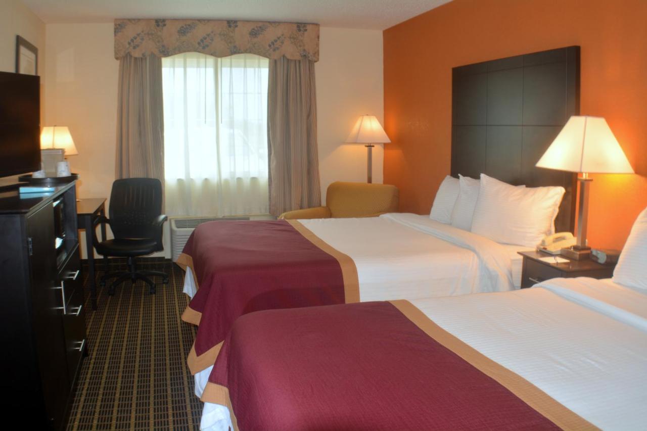 Queen Room with Two Queen Beds - Non-Smoking at Baymont by Wyndham Muskegon
