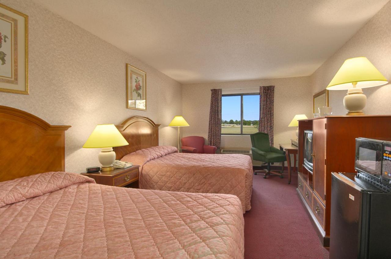 Queen Room with Two Queen Beds - Non-Smoking at Baymont by Wyndham Muskegon